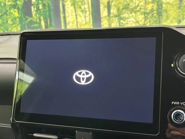 Toyota NOAH HYBRID S−Z photo 4
