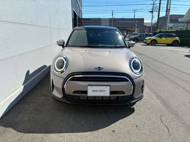 Bmw MINI COOPER D 5DOOR プレミアムプラスライン photo 2