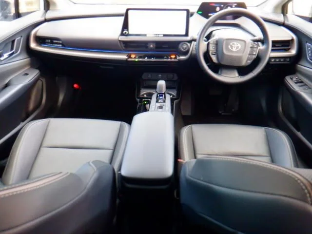 Toyota PRIUS 4WD Z photo 2