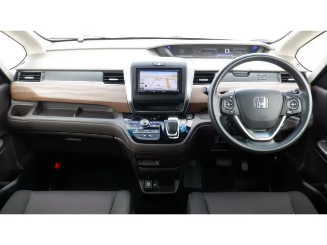 Honda FREED HYBRID G photo 2