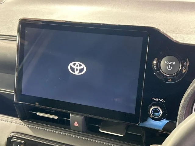Toyota VOXY HYBRID S−Z photo 3