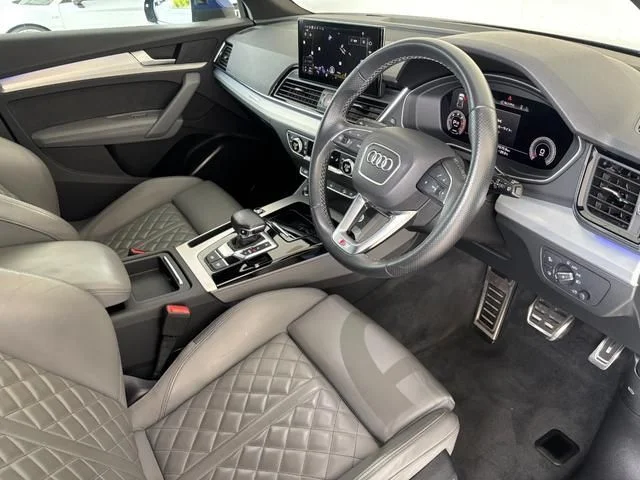 Audi AUDI Q5 SPORTBACK 40　TDI　クワトロ　Sライン photo 2