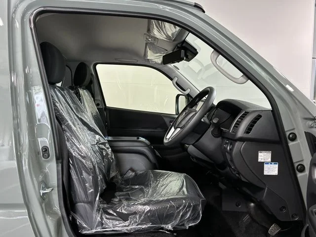 Toyota HIACE van 4WD スーパーGL　ロング photo 2