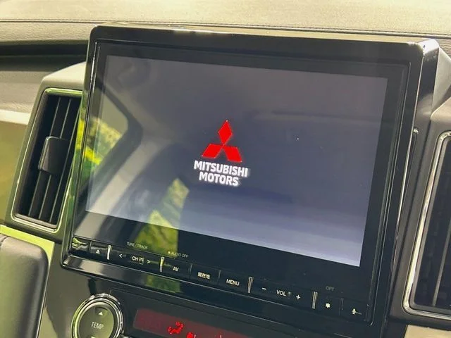 Mitsubishi DELICA D:5 4WD P photo 2