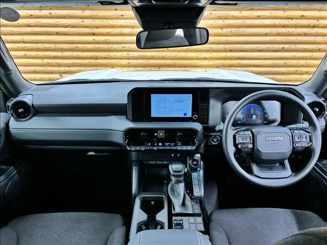 Toyota LANDCRUISER 250 GX photo 2