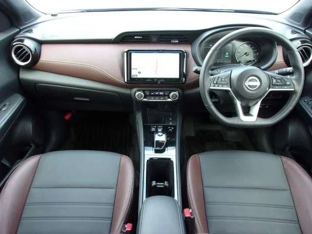 Nissan KICKS X　FOUR　ツートーンインテリアEd photo 3