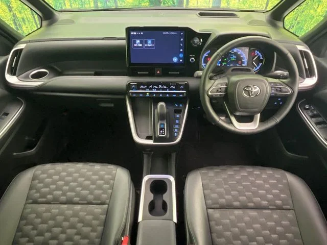 Toyota VOXY HYBRID S−Z photo 2