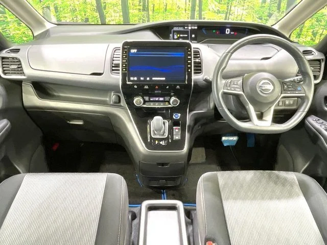 Nissan SERENA WG e−POWER　ハイウェイスター　V photo 2