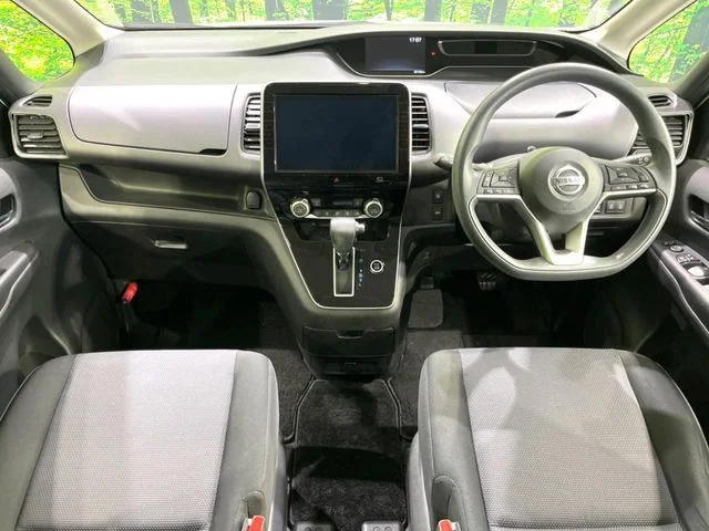 Nissan SERENA S-HYBRID XV photo 2