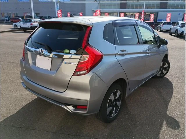 Honda FIT HYBRID 4WD F photo 2
