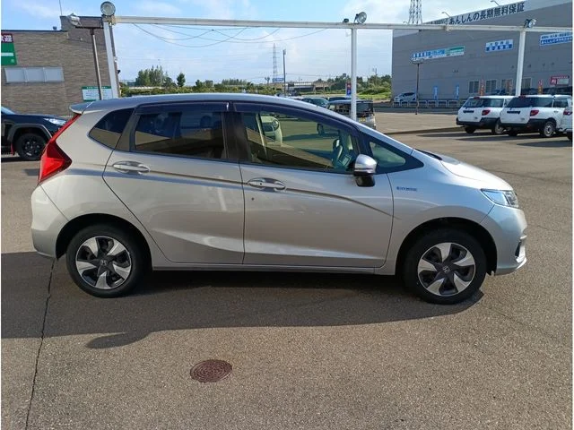 Honda FIT HYBRID 4WD F photo 4
