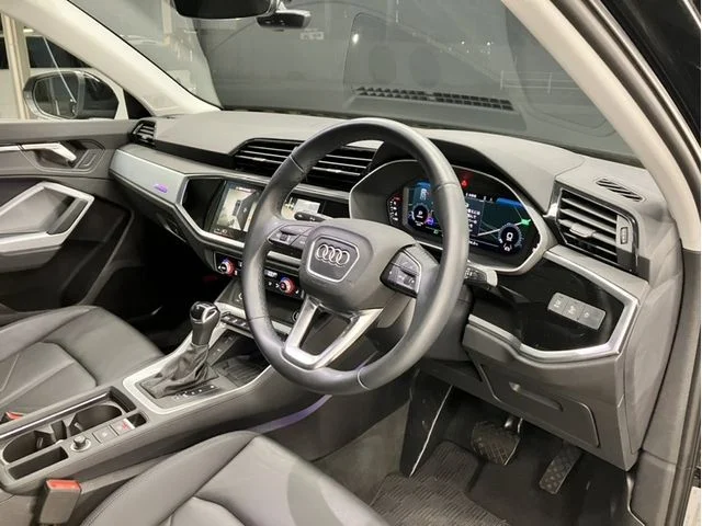 Audi AUDI Q3 35　TFSI　アドバンスド photo 2