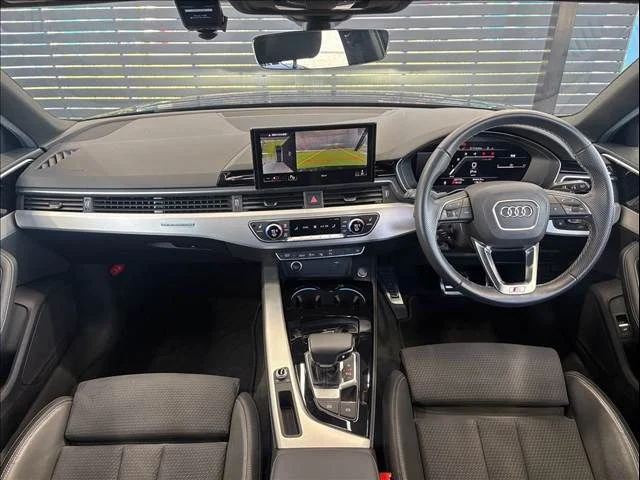 Audi AUDI A4 AVANT ブラック　スタイル　プラス photo 2
