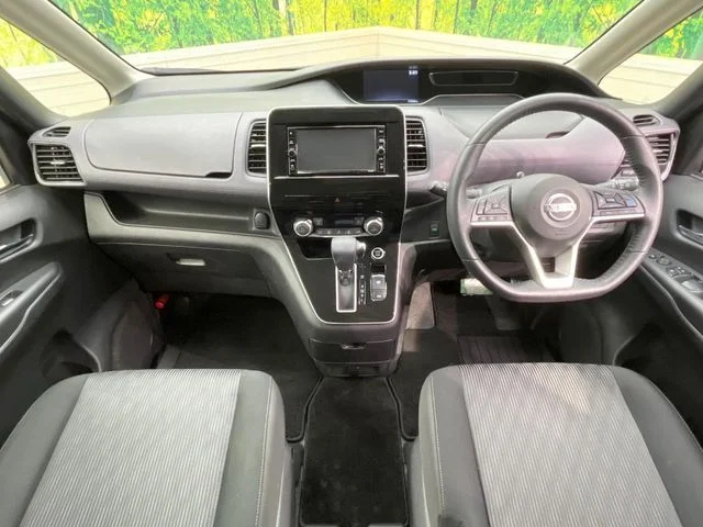 Nissan SERENA S-HYBRID ハイウェイスター　V photo 2