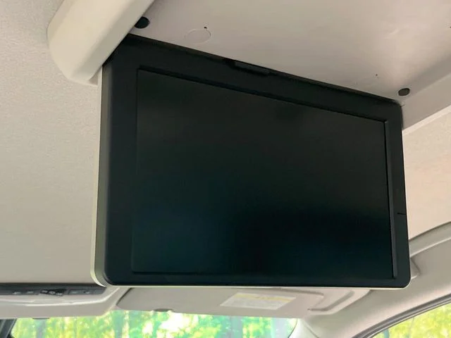 Nissan SERENA S-HYBRID ハイウェイスター　V photo 4