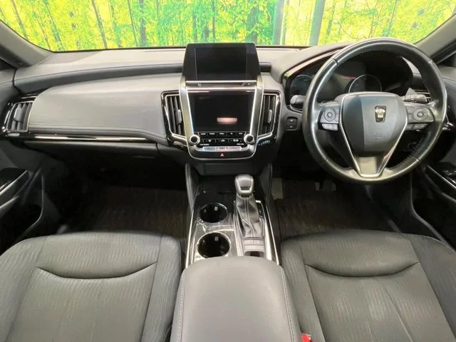 Toyota CROWN sedan hybrid S　Cパッケージ photo 2