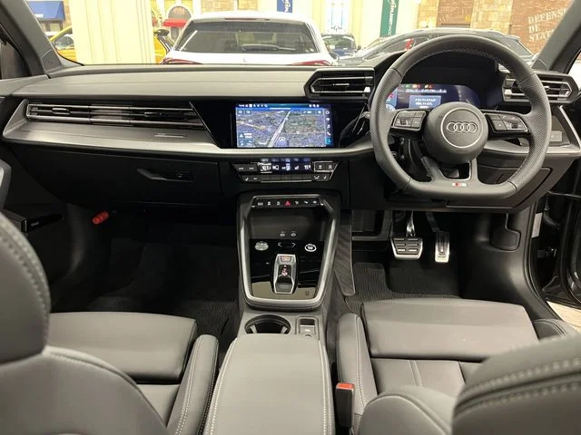 Audi AUDI A3 Sedan 30　TFSI　Sライン photo 2