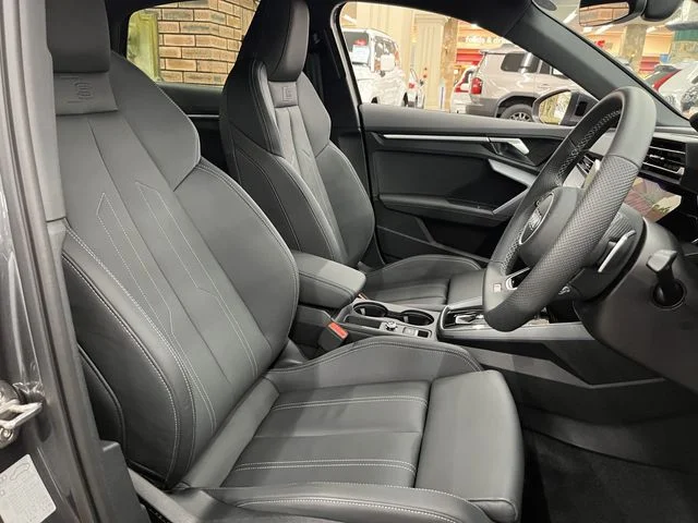 Audi AUDI A3 Sedan 30　TFSI　Sライン photo 4