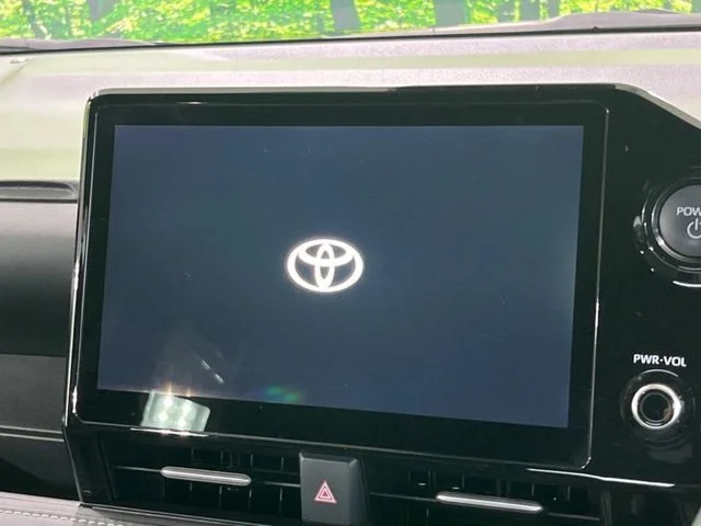 Toyota NOAH HYBRID S−Z photo 4