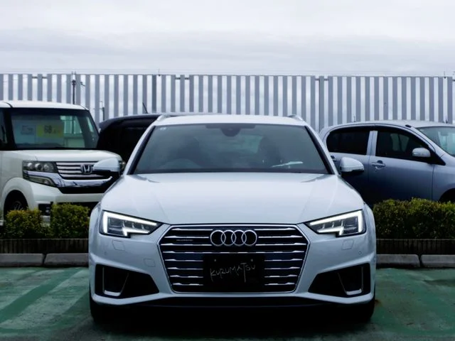 Audi AUDI A4 AVANT 45TFSIクワトロ　スポーツSラインP photo 4
