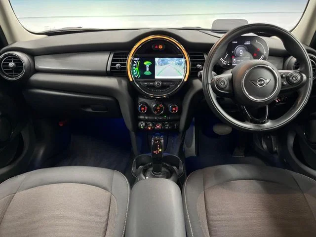 Bmw MINI COOPER 5DOOR ベースグレード photo 2
