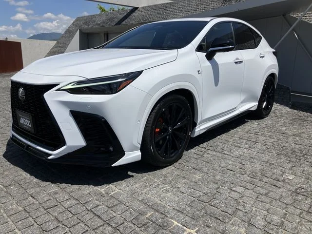 Toyota LEXUS NX350h Fスポーツ photo 2