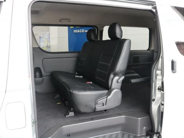 Toyota HIACE van 4WD ワイド　スーパーGLロング　ミドルルーフ photo 3