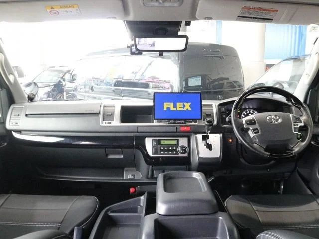 Toyota HIACE van 4WD ワイド　スーパーGLロング　ミドルルーフ photo 4