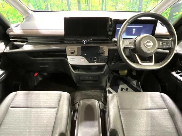 Nissan SERENA WG e−POWER　ハイウェイスター　V photo 2