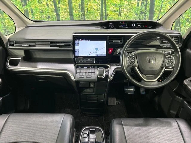 Honda STEPWAGON SPADA HYBRID G・EX　ホンダセンシング photo 2