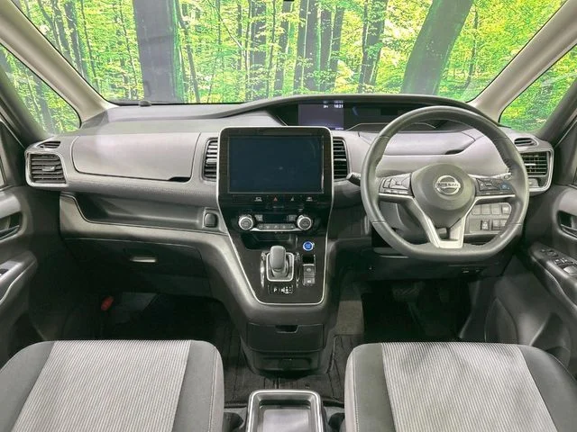 Nissan SERENA WG e−POWER　ハイウェイスター　V photo 2