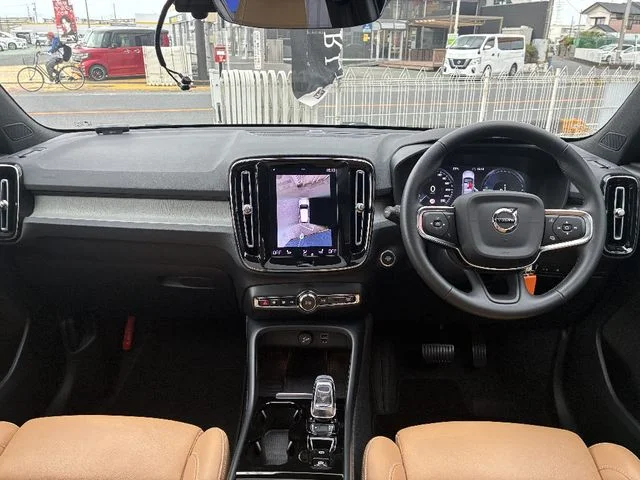 Volvo VOLVO XC40 リチャージPHEVT5インスクリプション photo 3