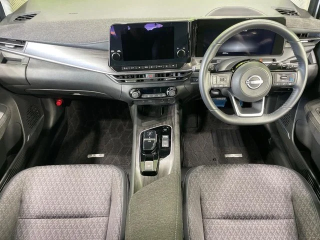 Nissan AURA G photo 2