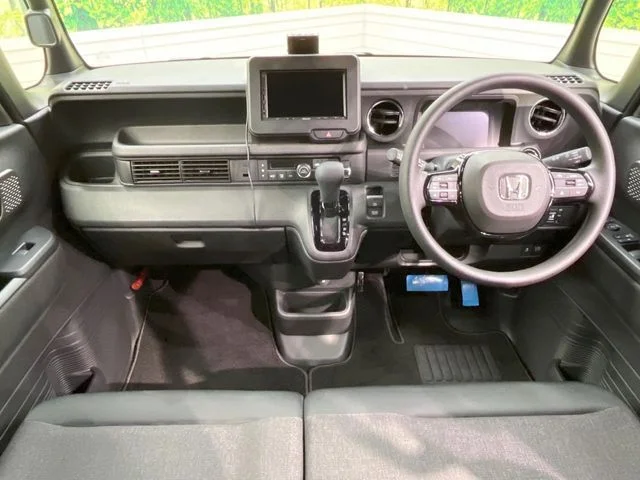 Honda N BOX CUSTOM ベースグレード photo 2