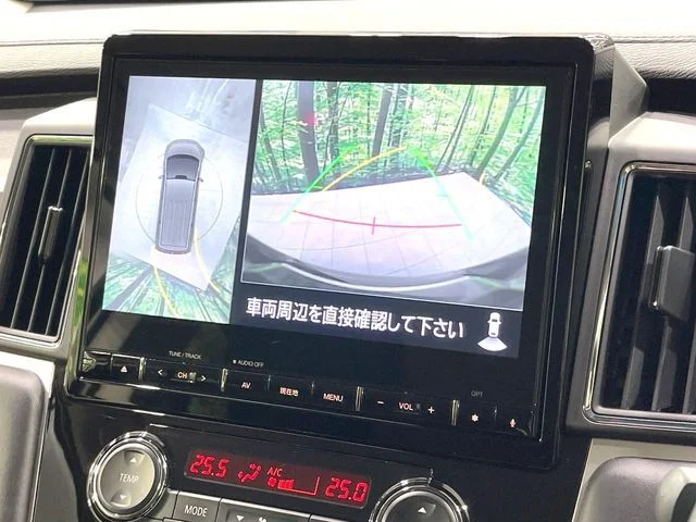 Mitsubishi DELICA D:5 4WD P photo 4