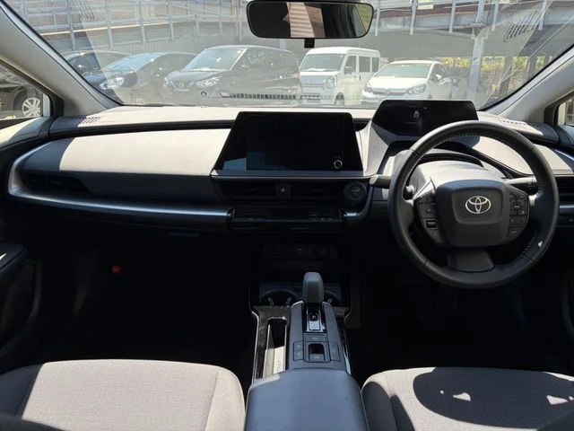 Toyota PRIUS X photo 2