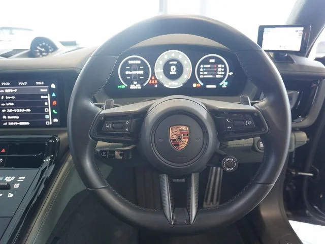 Porsche PORSCHE PANAMERA GTS photo 2