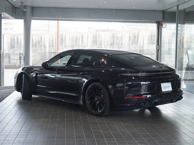 Porsche PORSCHE PANAMERA GTS photo 3
