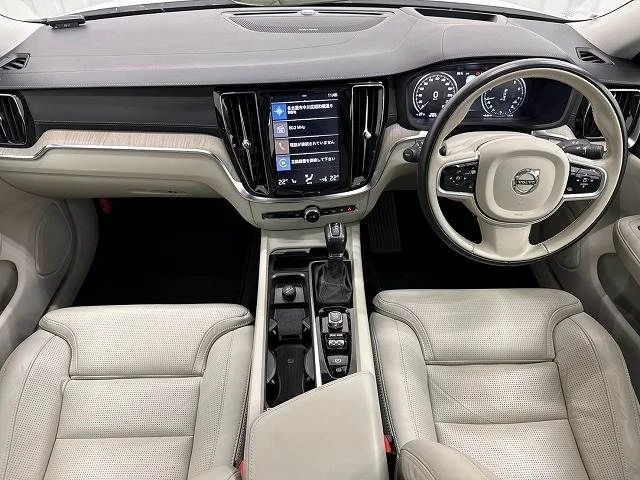 Volvo VOLVO S60 T5　インスクリプション photo 2