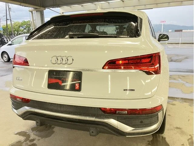 Audi AUDI Q5 SPORTBACK ハイスタイル photo 4