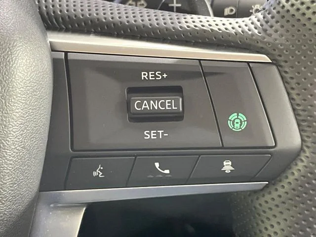 Mitsubishi OUTLANDER PHEV P photo 2