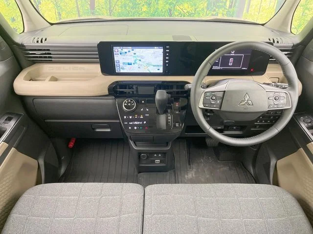 Mitsubishi DELICA MINI T　プレミアム photo 2