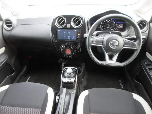 Nissan NOTE 4WD e−POWER　B　FOUR photo 2