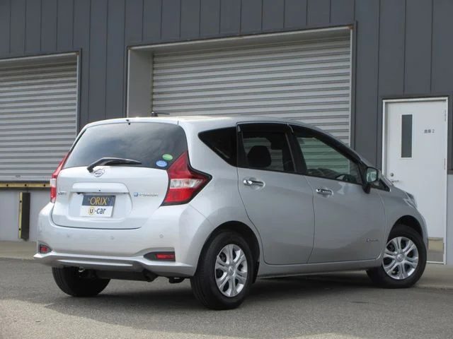 Nissan NOTE 4WD e−POWER　B　FOUR photo 3
