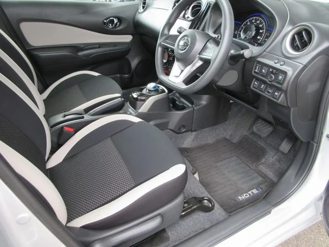 Nissan NOTE 4WD e−POWER　B　FOUR photo 4