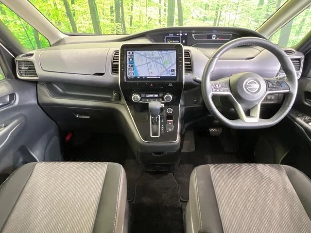 Nissan SERENA S-HYBRID ハイウェイスター　V photo 2