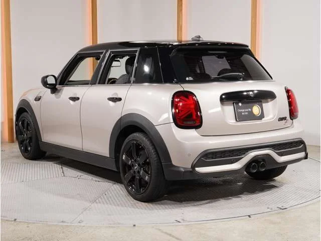 Bmw MINI COOPER SD 5DOOR ベースグレード photo 2