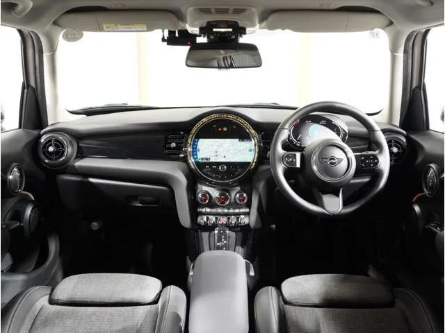Bmw MINI COOPER SD 5DOOR ベースグレード photo 3