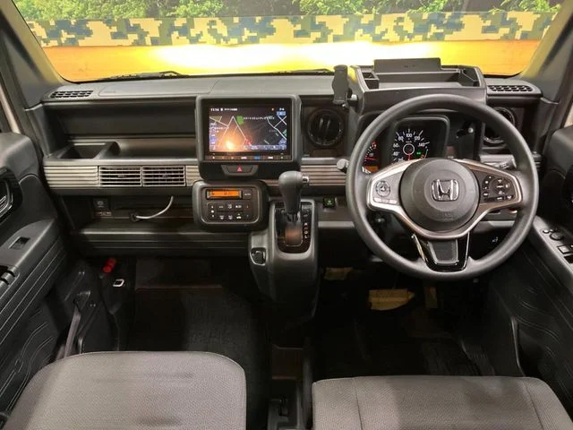 Honda N-VAN ファン　ターボ photo 2