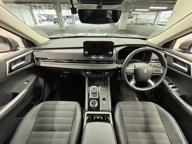 Mitsubishi OUTLANDER PHEV G photo 2